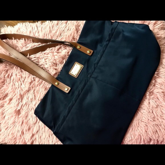 Calvin Klein Handbags - Calvin Klein tote